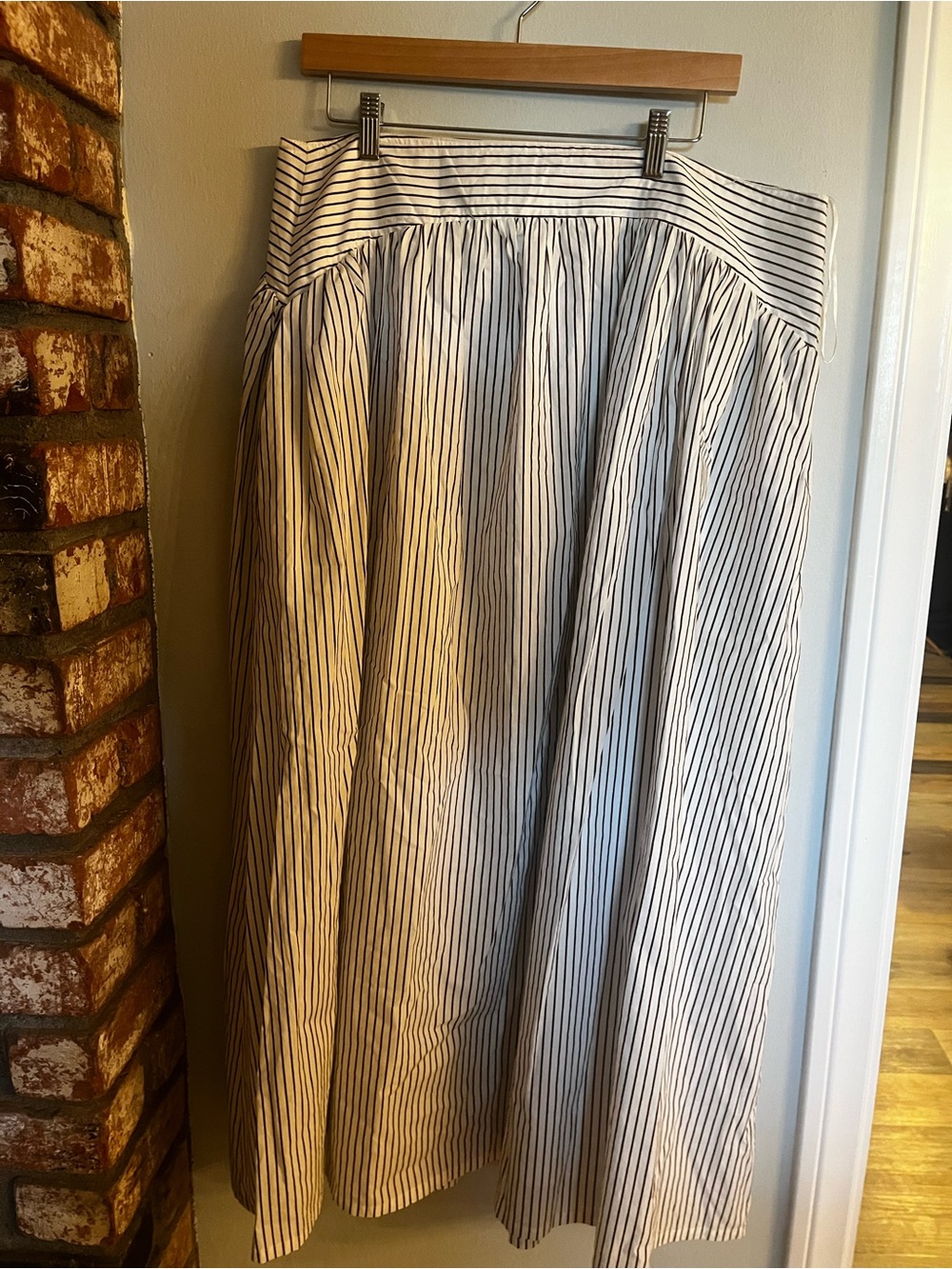 Parker NWOT Maxi Skirt in White and Brown - Picture 3 of 6